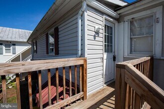 326 E Liberty St in Charles Town, WV - Building Photo - Building Photo
