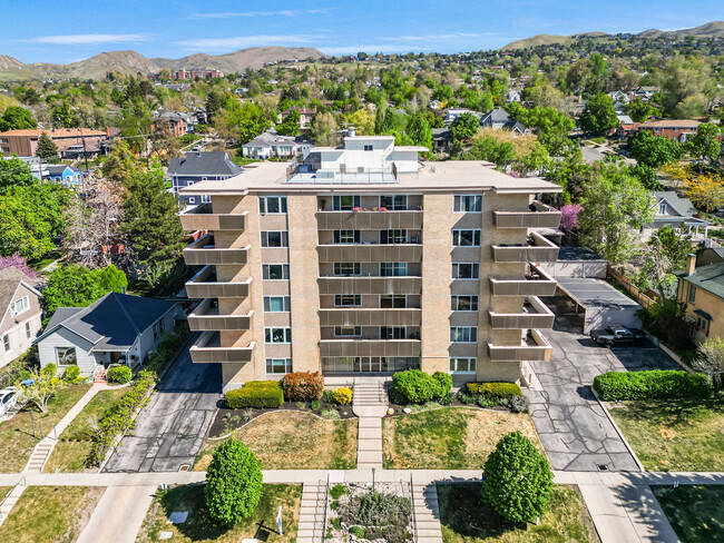 property at 512 E 5th Ave