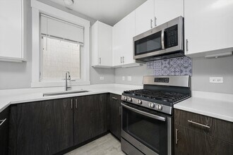 2529 W Congress Pky, Unit W in Chicago, IL - Building Photo - Building Photo