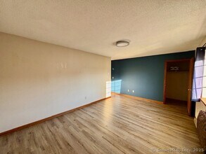 22 Lisa Ct in Waterbury, CT - Building Photo - Building Photo
