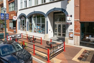Lofts at Kalamazoo City Centre in Kalamazoo, MI - Foto de edificio - Building Photo