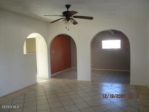 1020 Spur Pl in Socorro, TX - Building Photo - Building Photo