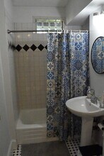 4A Rockledge St, Unit 1 in Boston, MA - Foto de edificio - Building Photo