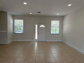 2209 Monroe St in Hollywood, FL - Building Photo - Building Photo