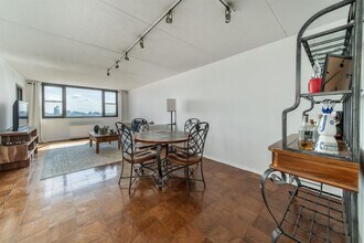 250 Gorge Rd in Cliffside Park, NJ - Building Photo - Building Photo