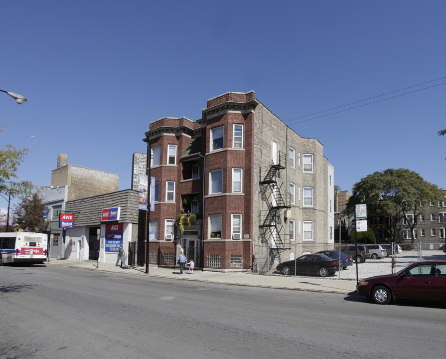 The Broadview in Chicago, IL - Building Photo