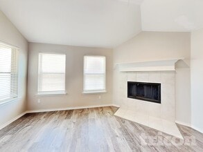 2565 Hadley St, Unit 1207 in Weatherford, TX - Building Photo - Building Photo