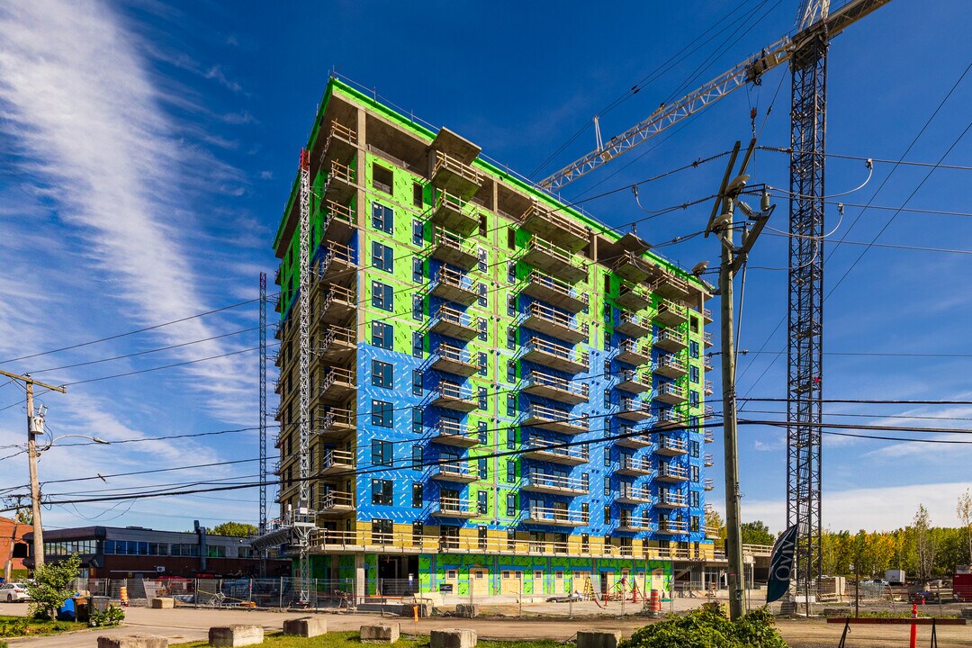 Quartier Oviv in Charlemagne, QC - Building Photo