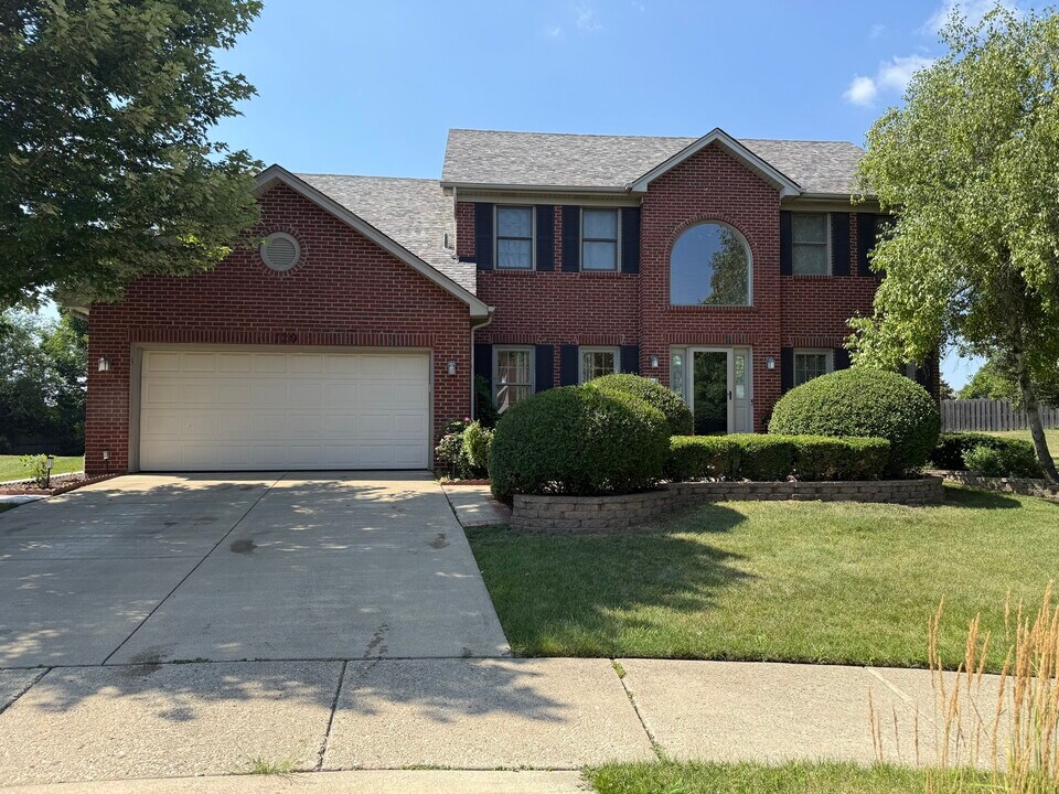 720 Kendridge Ct in Aurora, IL - Building Photo