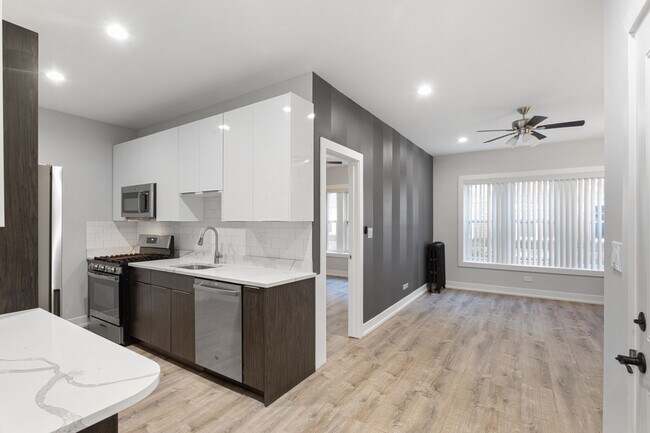 6956 N Wolcott Ave in Chicago, IL - Building Photo - Building Photo