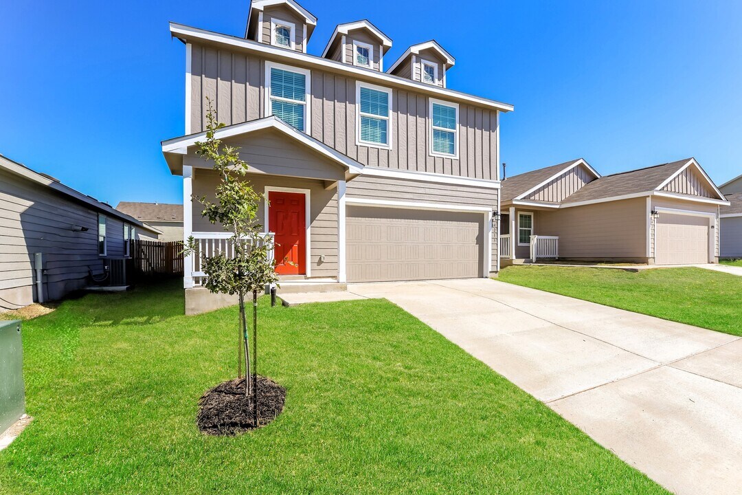 4215 Southton Mere in San Antonio, TX - Foto de edificio