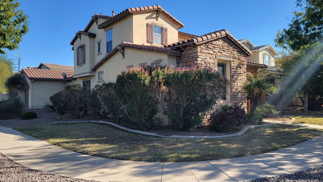 13183 N 154th Ave in Surprise, AZ - Building Photo