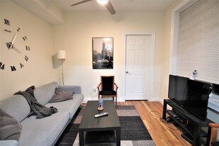 1613 Tremont St, Unit 2 Apartamentos