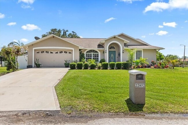 22852 Fern Ct in Land O Lakes, FL - Building Photo - Building Photo