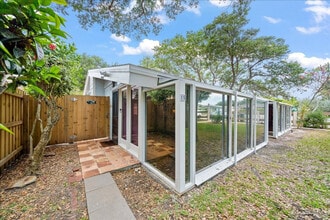 408 Harrison Ave in Cape Canaveral, FL - Foto de edificio - Building Photo