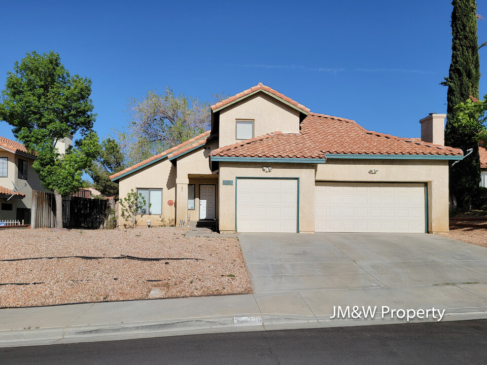 38138 El Dorado Ct in Palmdale, CA - Building Photo