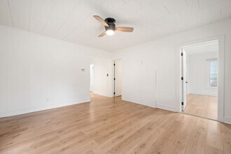 301 N Columbia St in Chapel Hill, NC - Building Photo - Building Photo