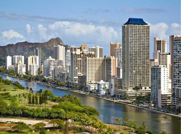 445 Seaside Ave, Unit 41st floor in Honolulu, HI - Foto de edificio - Building Photo