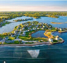30 Ninigret Ave in South Kingstown, RI - Building Photo