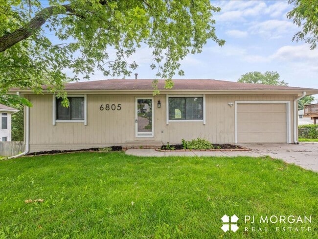 6805 S 135th Ave in Omaha, NE - Building Photo - Building Photo
