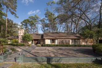 614 Saddlewood Ln in Houston, TX - Foto de edificio - Building Photo