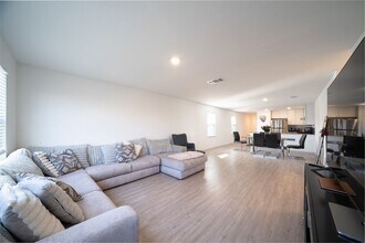 14038 Piglet Trl in San Antonio, TX - Foto de edificio - Building Photo