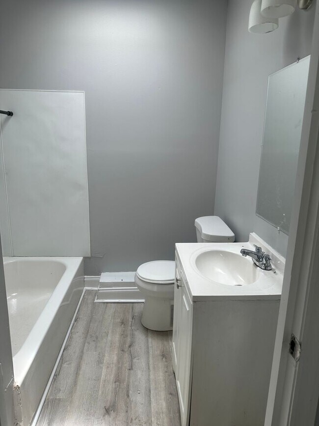 3001 Oakley Ave-Unit -Apt. 2 in Baltimore, MD - Building Photo - Building Photo