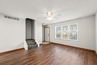 219 Crossing Dr in Normal, IL - Building Photo - Building Photo