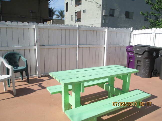 826 E 10th St, Unit 826 in Long Beach, CA - Building Photo - Building Photo