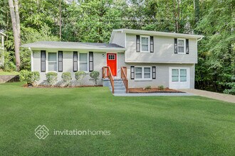 3018 Battle Forrest Dr in Decatur, GA - Foto de edificio - Building Photo