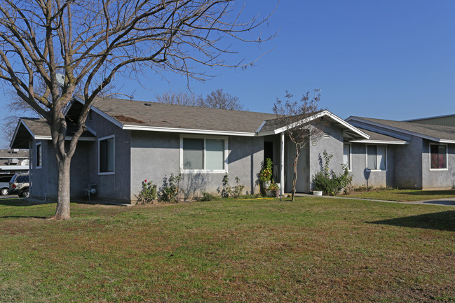 Orchard Apartments in Parlier, CA - Building Photo - Building Photo