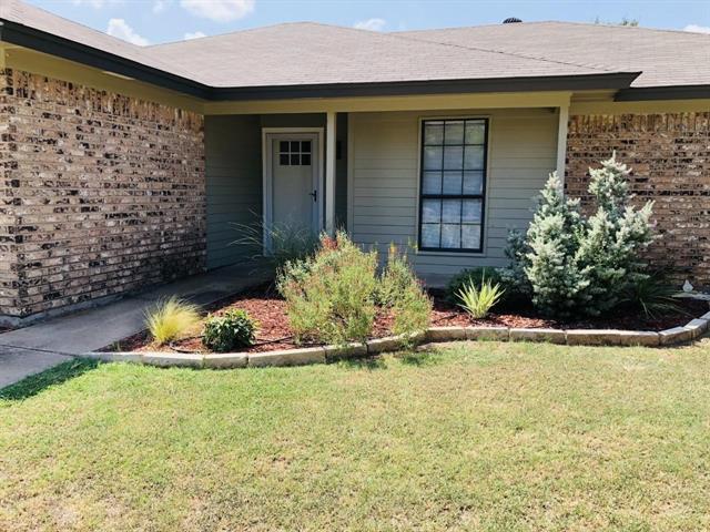 2508 Cedarcrest Ct in Granbury, TX - Building Photo - Building Photo