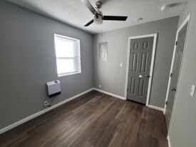 409 N Sterling Ave, Unit APT 2D in Sugar Creek, MO - Building Photo