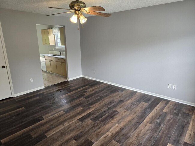 7711 NW 79th Pl in Kansas City, MO - Building Photo - Building Photo