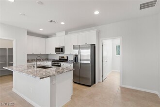 5704 Steinbeck Vly St in Las Vegas, NV - Building Photo - Building Photo