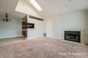 862 S Uravan Ct in Aurora, CO - Building Photo