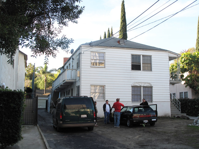 14826 Dickens St in Sherman Oaks, CA - Building Photo - Building Photo