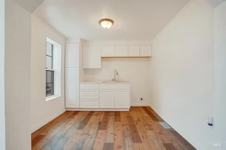 1230 Miller Ave, Unit 2 in Burley, ID - Foto de edificio - Building Photo