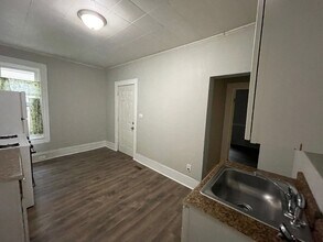 2096 W 93rd St in Cleveland, OH - Building Photo - Building Photo