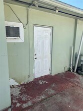 510 NW 76th Ave in Pembroke Pines, FL - Building Photo - Building Photo