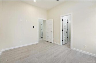5705 Notre Dame Ave, Unit 1 in McAllen, TX - Building Photo - Building Photo