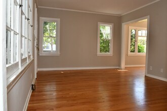 1834 Normandie Ave in Los Angeles, CA - Foto de edificio - Building Photo