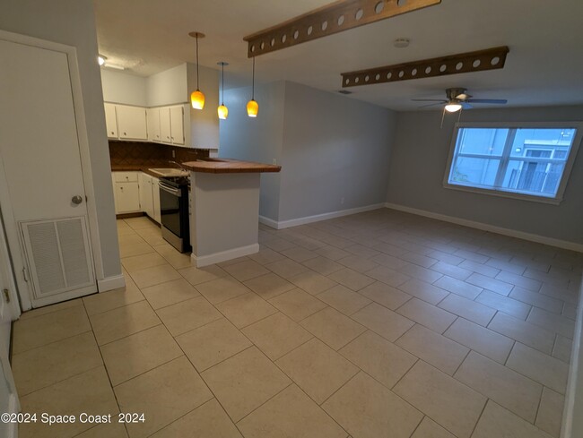 220 Columbia Dr in Cape Canaveral, FL - Building Photo - Building Photo