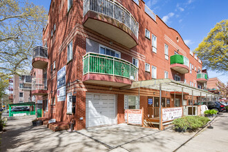 149-23 Sanford Ave in Flushing, NY - Foto de edificio - Building Photo