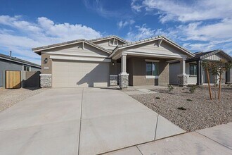 5534 W Summerside Rd in Phoenix, AZ - Building Photo - Building Photo