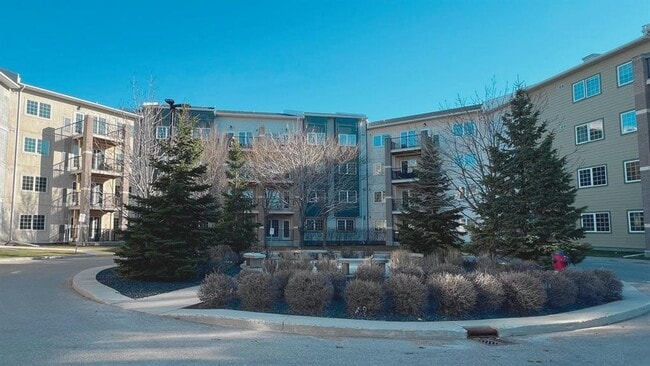 property at 25 Bridgeland Dr N