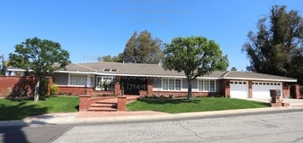 460 S Bridge View Dr in Anaheim, CA - Building Photo