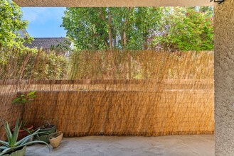 14630 Dickens St, Unit 108 in Sherman Oaks, CA - Foto de edificio - Building Photo