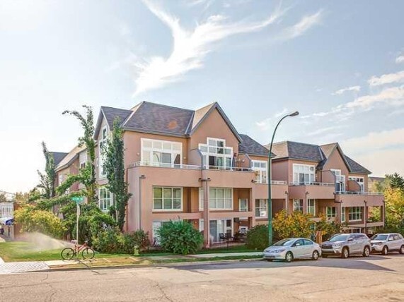 property at 1505 27 Av SW