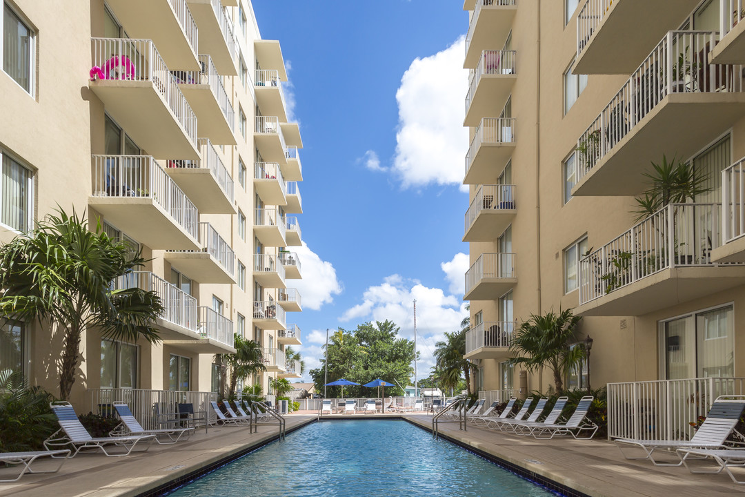 Miami Riverfront Residences in Miami, FL - Foto de edificio